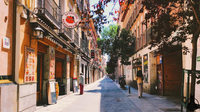 La Calle Huertas: Ecos de Poetas